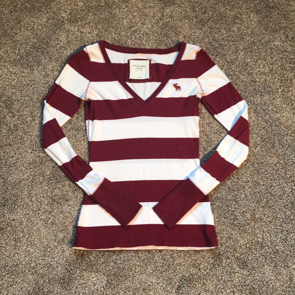 Abercrombie V-neck Tee - S